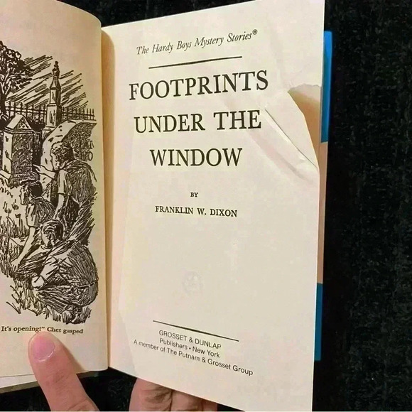 THE HARDY BOYS #12: FOOTPRINTS UNDER THE WINDOW by Franklin W. Dixon - Picture 3 of 9